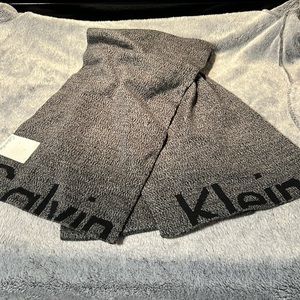 Calvin Klein Scraf
